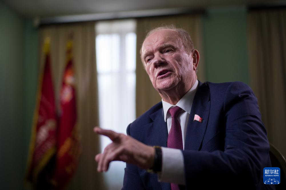 10月24日，俄罗斯联邦共产党中央委员会主席根纳季·久加诺夫在莫斯科州斯涅吉里镇接受新华社记者专访。新华社记者 孟菁 摄