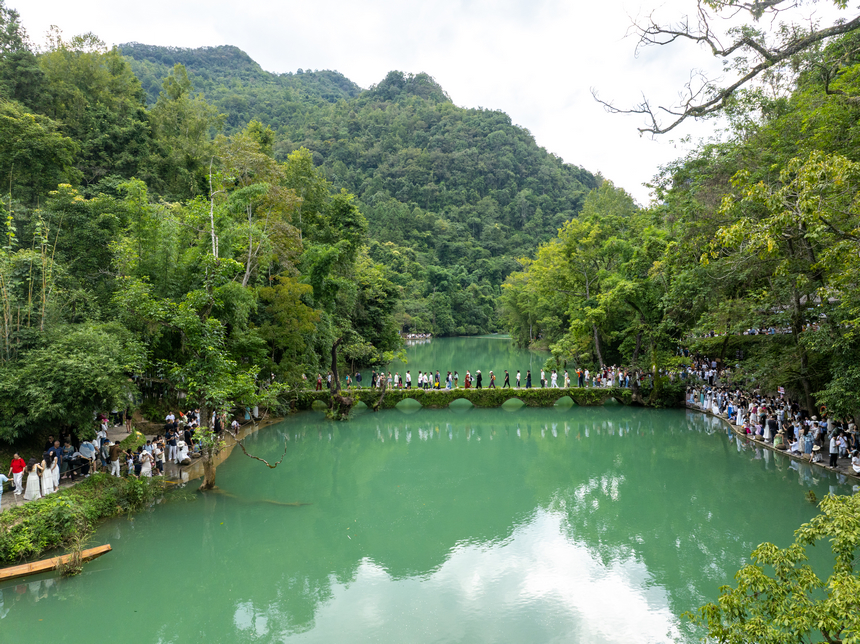 小七孔秀美风光。罗凯摄